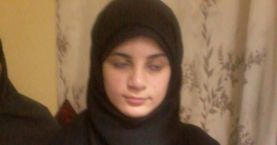 طالبة بالغربية تناشد المسئولين بتوفير طرف صناعى بعد بتر ذراعها بحادث تصادم