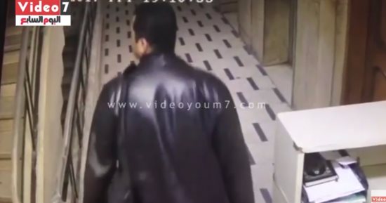 هل تساهم "الأدلة الجنائية" فى كشف هوية سارق شقة طبيب الهرم؟