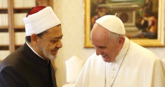 بدء لقاء القمة بين شيخ الأزهر والبابا فرانسيس بالفاتيكان