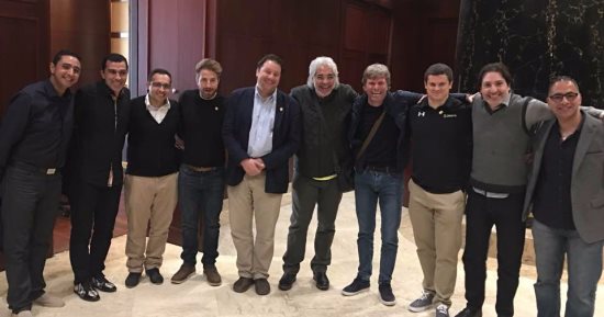 المنتخب يجتمع بمسئولى شركة DNASIT فى حضور كوبر