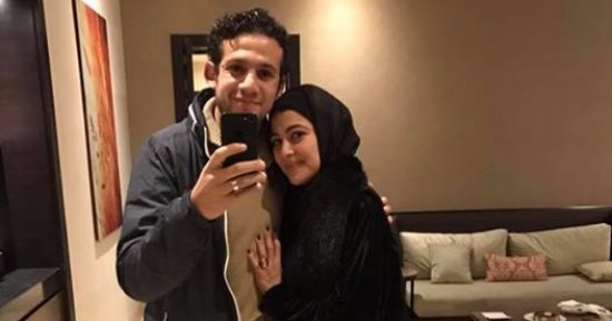 محمد فضل يتغزل فى زوجته عبر "فيس بوك": "انتى الوحيدة"