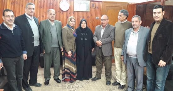 بالصور ..رئيس مدينة فوه بكفر الشيخ يكرم الأم المثالية على مستوى الجمهورية