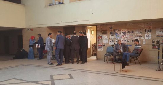 بالصور .. إضراب محامو أسيوط أمام محاكم الجنايات تنفيذاً لقرار النقابة 