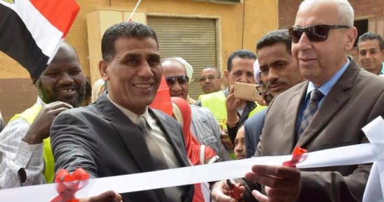 محافظ أسوان يفتتح رافع مياه شرب ومعهد أزهرى بدراو
