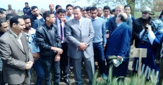 رئيس جامعة المنوفية يتفقد مزرعة الراهب فى يوم الحقل