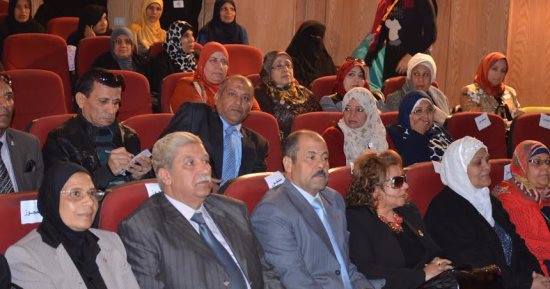 بالصور..محافظ الاسماعيلية يؤكد على دور المرأة فى احتفالية اليوم العالمى
