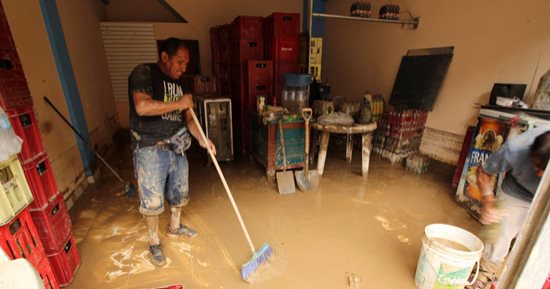 بالصور.. استمرار معاناة مواطنى بيرو بسبب أمطار مميتة تحولت إلى فيضانات عارمة