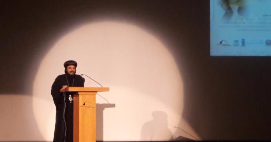 الأنبا بافلى: الله خلق المرأة من "جنب آدم" تكريما لها بينما خلقه من تراب
