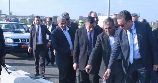 وزير النقل يتفقد كوبرى دمنهور ويكلف بدراسة إلغاء تقاطعات الطريق الزراعى