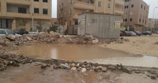 سكان الحى الثامن بالشيخ زايد يشتكون من الإهمال فى رصف الشوارع