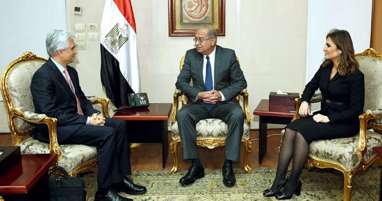 رئيس الوزراء: نعمل على تحسين أسلوب العمل داخل بعض القطاعات فى الدولة