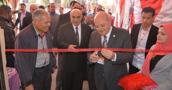 رئيس جامعة الزقازيق يفتتح ملتقى عطاء مصر الأمل بكلية التجارة
