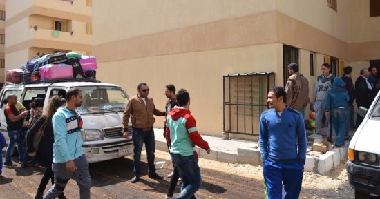 بالصور.. تسليم 72 وحدة سكنية للأسر القبطية الوافدة من العريش للإسماعيلية