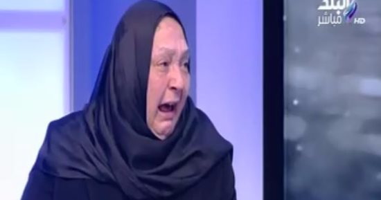 بالفيديو.. والدة شهيد تبكى على الهواء: مبقاش فيه عيد أم