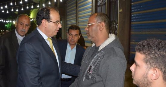 محافظ الدقهلية يقدم واجب العزاء لأسرة الشهيد محمود مجدى 