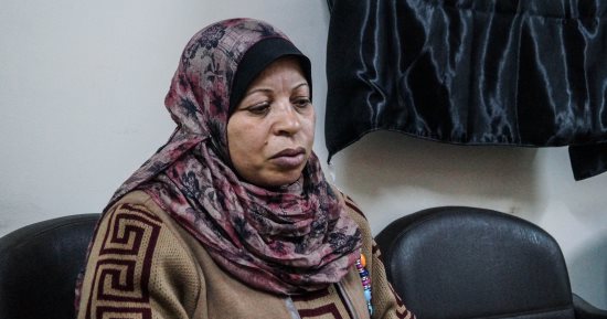 فى عيد الأم.. "أمل" مصابة بورم ومهددة بالحبس بسبب 163 ألف جنيه