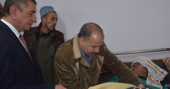 بالصور.. محافظ كفر الشيخ يطمئن على مصابى ملتقى التوظيف بمستشفى العبور