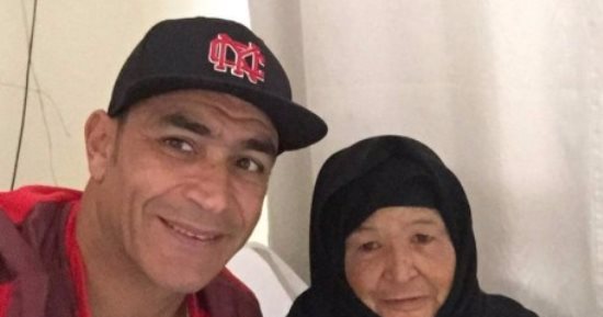 من أبو تريكة لرمضان صبحى.. شاهد مشاهير الكرة فى "حضن ست الحبايب"
