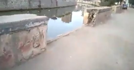 هدم سور كورنيش النيل أمام مدرسة النهضة فى الشرقية يهدد حياة الطلاب