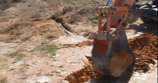 بالفيديو.. إزالة 7 حالات تعدٍ على خط مياه الشرب المغذى لمحافظة مطروح