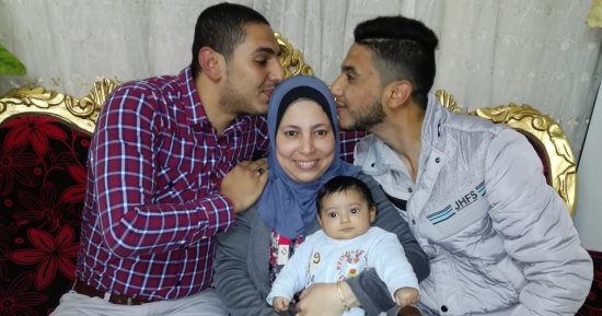 بالفيديو.. الأم المثالية ببنى سويف: رفضت الزواج بعد وفاة زوجى وتفرغت لتربية أبنائى