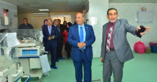 رئيس جامعة أسيوط يناشد المسئولين بحل مشكلة نقص التمريض لإنقاذ الأطفال