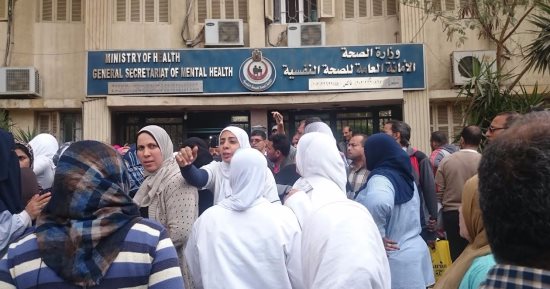 بالفيديو.. ممرضات العباسية يتظاهرن احتجاجًا على خصم الزيادة الشهرية