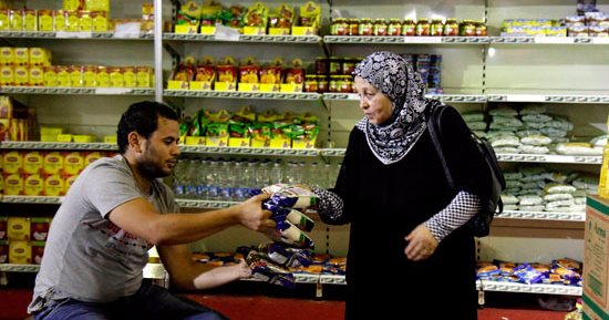 سيارات تموينية متنقلة بحملة "علشان تبنيها" فى 5 قرى بالأقصر الخميس