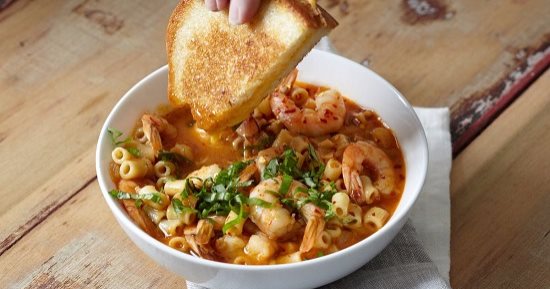  طريقة عمل شوربة الجمبرى الحار بالطماطم