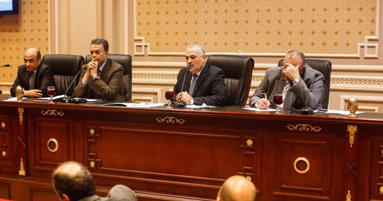 انقسام وكيلى لجنة النقل بالبرلمان حول زيادة تذكرة المترو