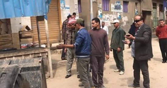 إزالة 22 حالة إشغالات و 11محضر للباعة الجائلين فى حملة بمدينة السرو بدمياط