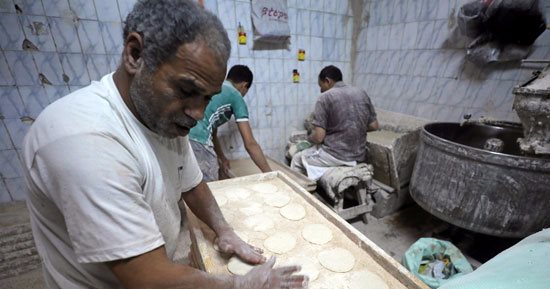 تحرير 228 محضرا لمخابز ومحلات وبدالين تموين بكفر الزيات