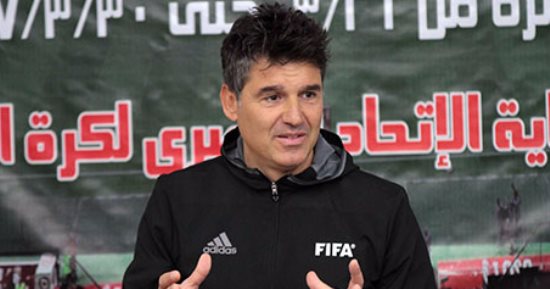 بوساكا يصل مشروع الهدف.. وعصام عبد الفتاح فى استقباله