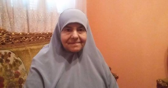 الأم المثالية بدمياط: قلت للرئيس ربنا يعينك وإن دي أحلى فرحة فى حياتى