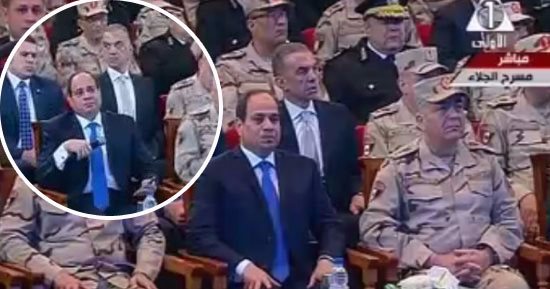 "يا أم الشهيد ابنك بطل".. الرئيس يكرم أمهات وأهالى شهداء الجيش والشرطة.. ابنة شهيد بـ1967: العريش مروية بدم أبويا ونموت كلنا ومانسيبهاش.. ووالدة رقيب: أوصانى بالزغاريد حال استشهاده