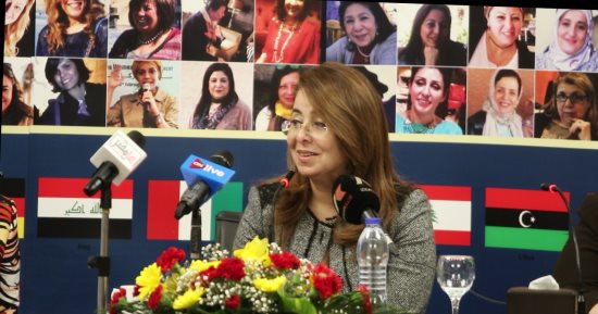 بالصور.. غادة والى : المرأة العاملة أكثر حرصًا على تعليم أبنائها