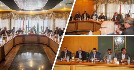مشادات كلامية بأول اجتماع لمجلس نقابة الصحفيين.. 5 أعضاء ينسحبون من الجلسة ويعلنون: شعرنا بترتيبات خفية تخالف العرف.. وباقى الأعضاء برئاسة النقيب يشكلون هيئة المكتب ويؤكدون: المنسحبون حاولوا فرض إرادتهم