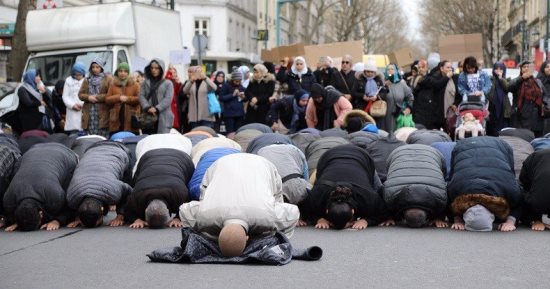 مركز أبحاث أمريكى: 75% من المسلمين الأمريكان يشكون من التمييز