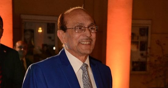 الفنان محمد صبحى يدعم بطولة العالم للطائرة ويدعو الشباب لمساندة المنتخب