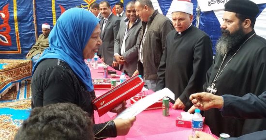 بالصور.. "الوحدة المحلية" فى بشتيل تكرم عددا من الأمهات