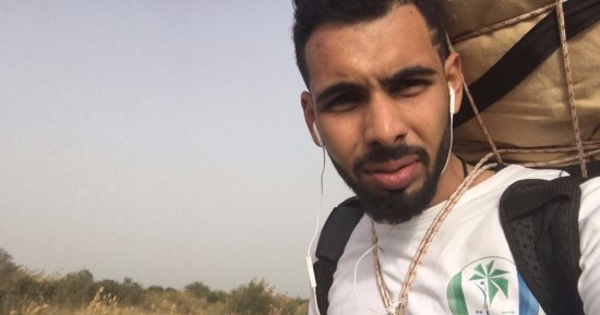 بالصور.. رحال يجوب شمال وجنوب سيناء رافعا شعار "معا ضد السرطان"