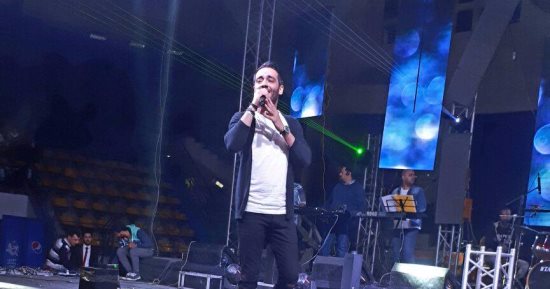 بالفيديو..رامى جمال يبدأ حفله فى "الصالة المغطاة" بأغنية "عرفتوا ليه"