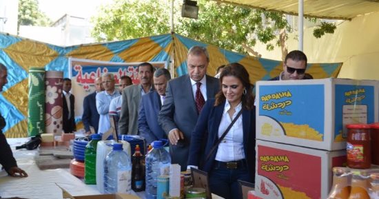 بالصور.. وزيرة الاستثمار ومحافظ قنا يلتقيان مستثمرى الصعيد لبحث التحديات