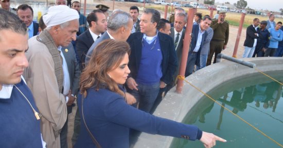 بالصور ..وزراء النقل والإستثمار والتعاون الدولى يتفقدوا عدة مشاريع بقنا