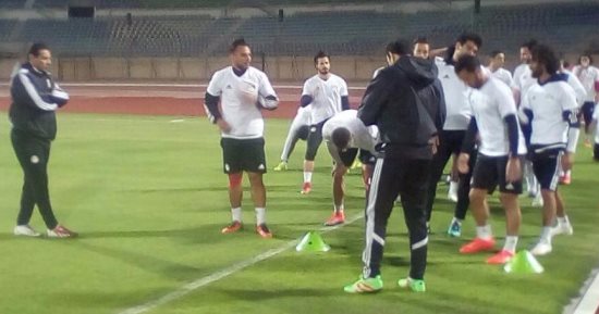 اتحاد الكرة ينهى أزمة ملابس منتخب المحليين قبل ودية بنين