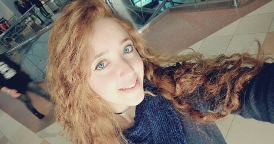 بالصور.. من الوجه للورق.. سيمون تستخدم الماكياج فى رسم البورتريهات