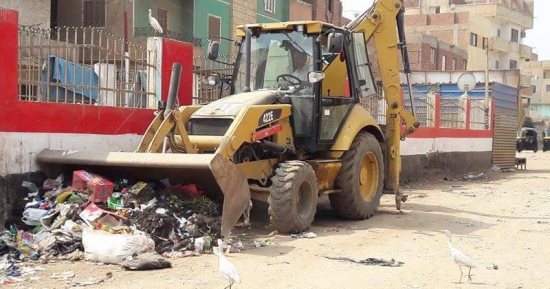 بالصور .. رفع 48 طن قمامة فى حملة مكبرة بمنوف