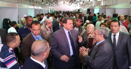 بالصور.. وزير القوى العاملة يفتتح ملتقى توظيف الشباب بالأقصر