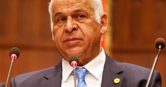 كيف رد وزير الصناعة على شكوى فرج عامر من انقطاع الكهرباء بـ"برج العرب"؟