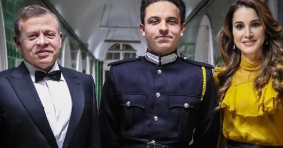 الملكة رانيا عن ابنها الأمير حسين: "فخورون بك الى أبعد الحدود"